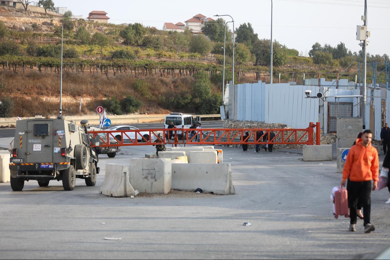 Israeli forces seal off all entrances and exits of the city of Hebron and surrounding villages after a clash at a checkpoint in Hebron, West Bank, Palestine on Hebron, West Bank, Palestine on Oct. 24, 2026. (AA Photo)