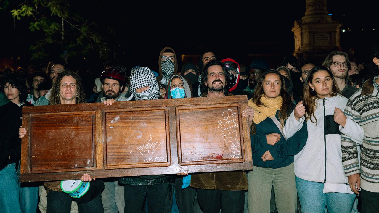 Portuguese police clear housing protest camps, arrest 31