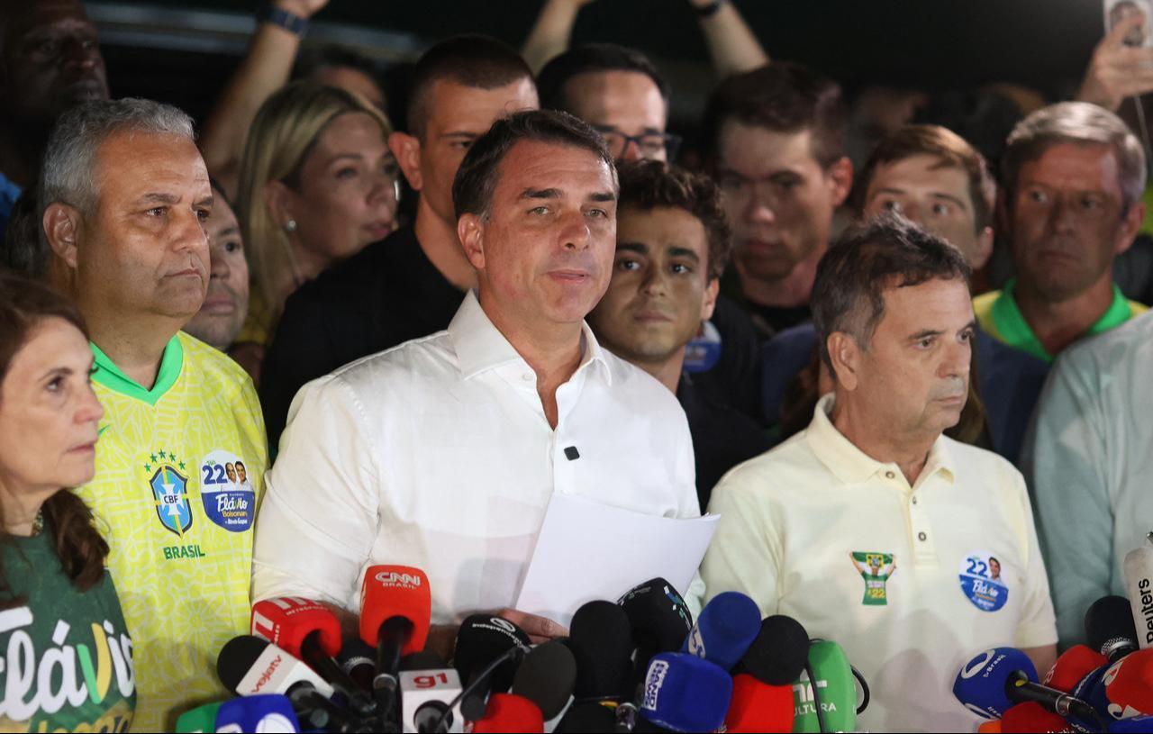 Brazil's right-wing senator and presidential candidate for the Liberal Party (PL) Flavio Bolsonaro reacts after knowing the first results in the presidential runoff election, in Brasilia, October 25, 2026. (AFP Photo)