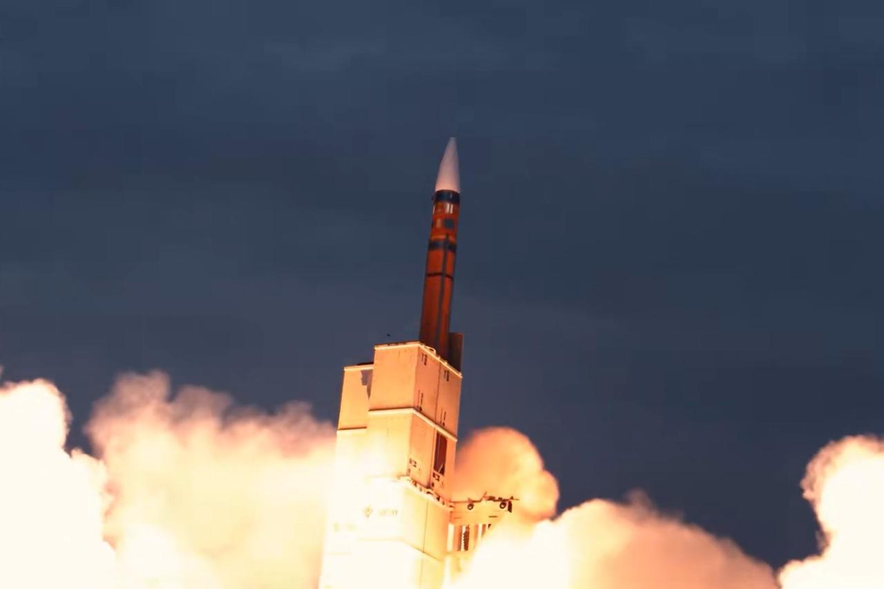 Siper-2 switches targets mid-flight, destroys new threat in first-ever test