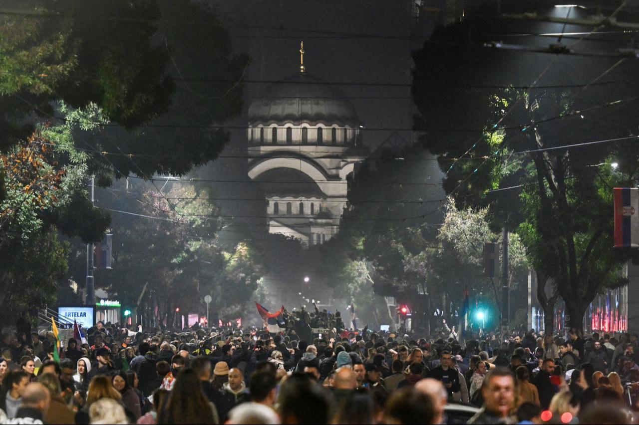 Supporters of the Students’ List gather in downtown Belgrade to celebrate their victory in the Serbian parliamentary elections, in Belgrade on October 25, 2026. (AFP Photo)