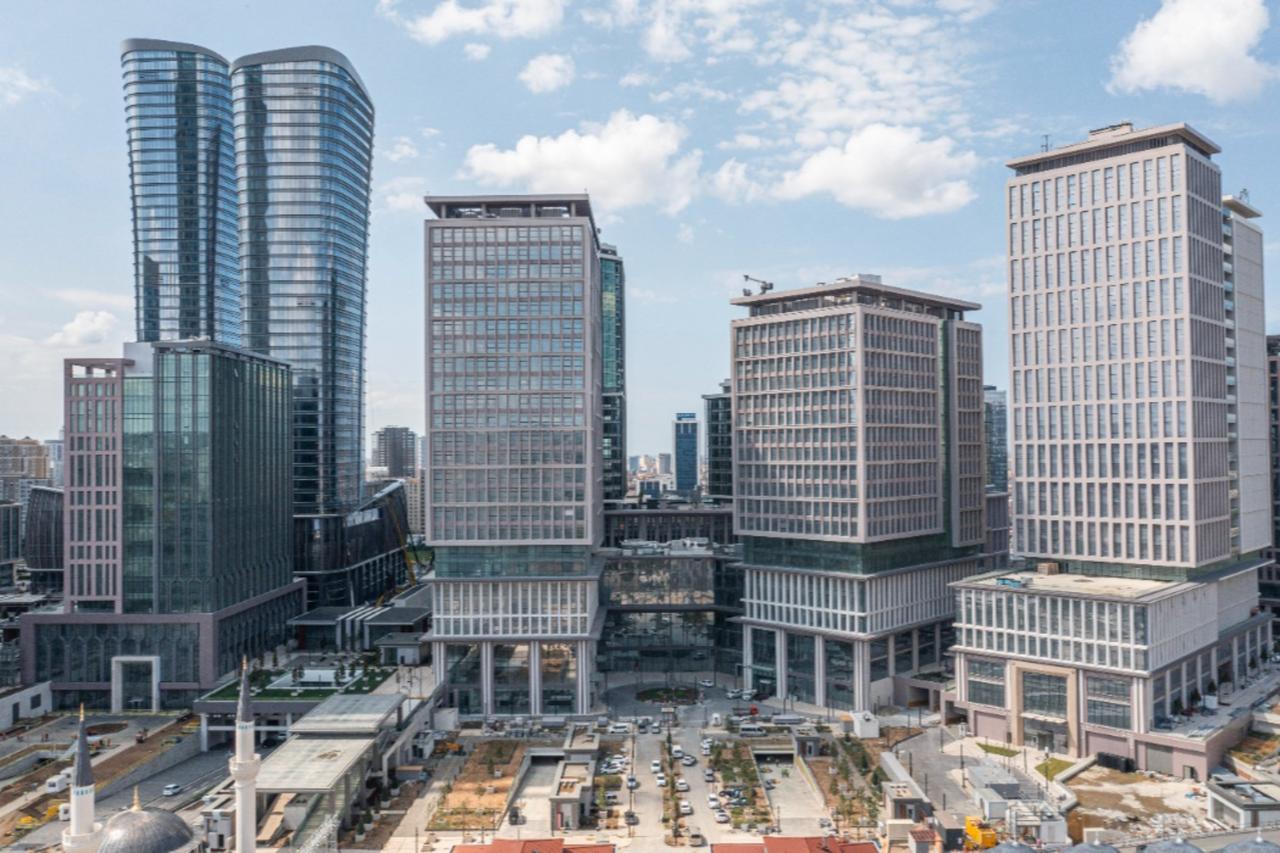Türkiye extends deadline to cut excess shareholdings amid fund turmoil