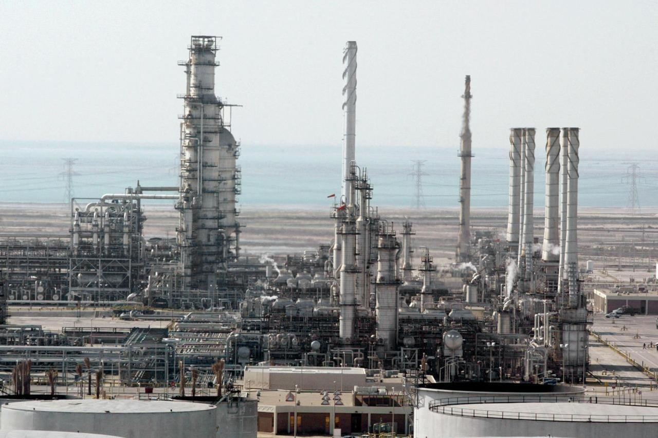 Houthis say they fired missiles at Saudi defence ministry and Ras Tanura refinery