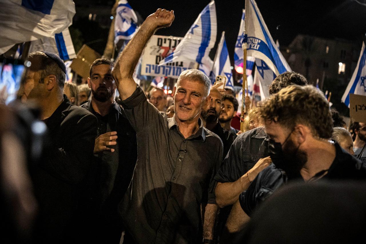 Knife incident near Democrats leader Yair Golan on Israel’s election day