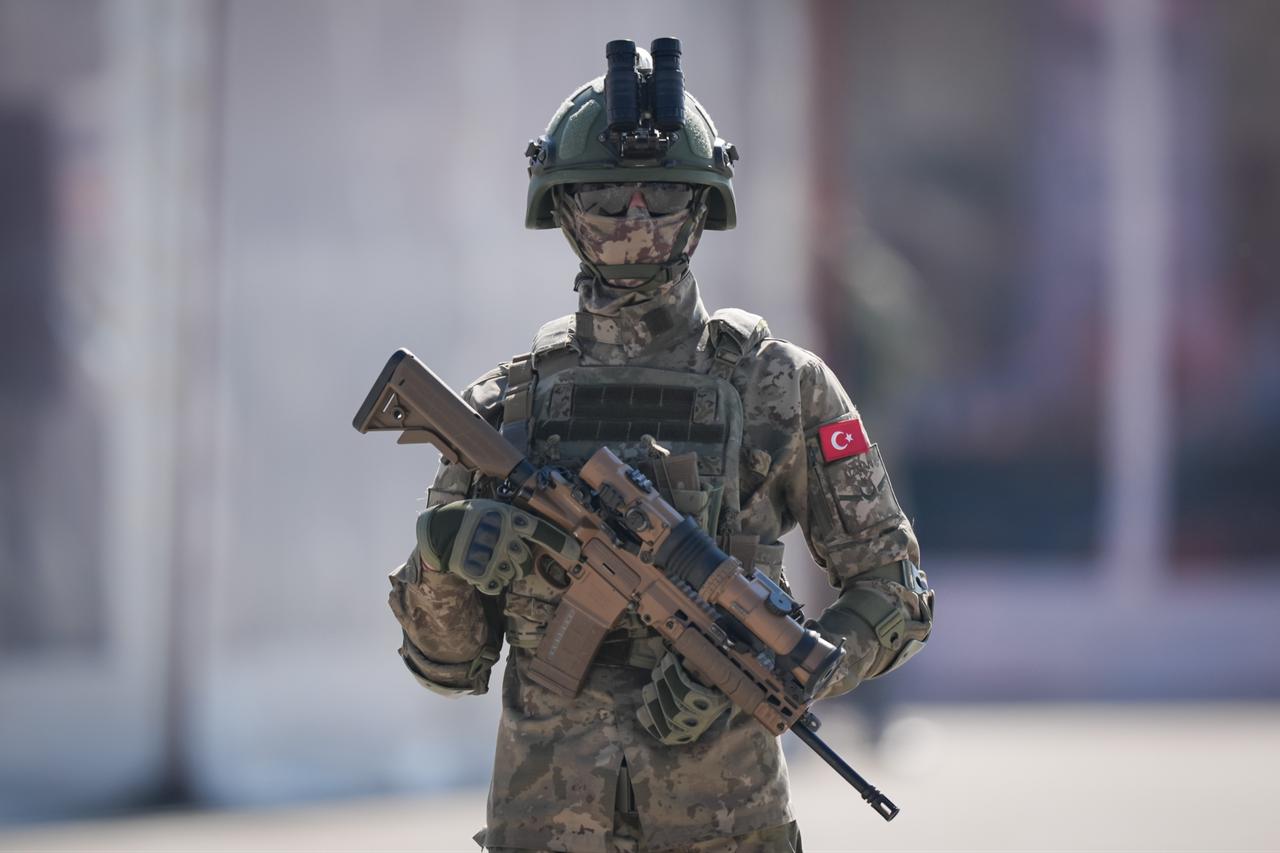 Saudi Arabia seeks Qatar-style Turkish military base, Turkish sources say