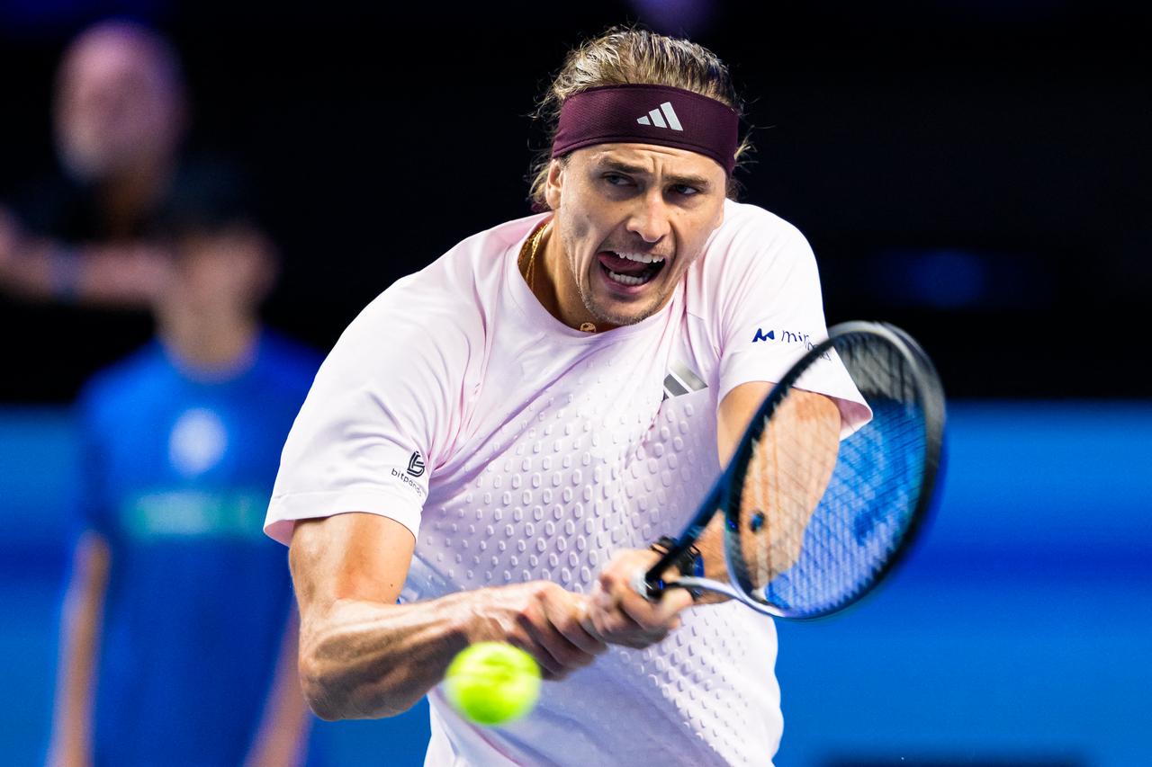 Germany’s Alexander Zverev returns the ball to Spain’s Martin Landaluce during the Erste Bank Open 2026 ATP 500 tennis tournament in Vienna, Austria, on Oct. 27, 2026. (AFP Photo)