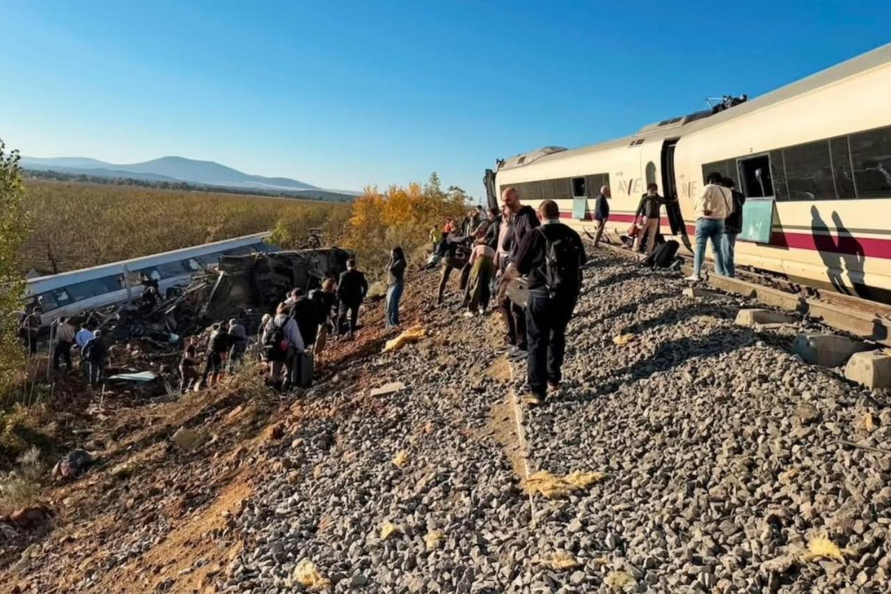 Death toll hits 46 after 2 high-speed trains collide in Spain