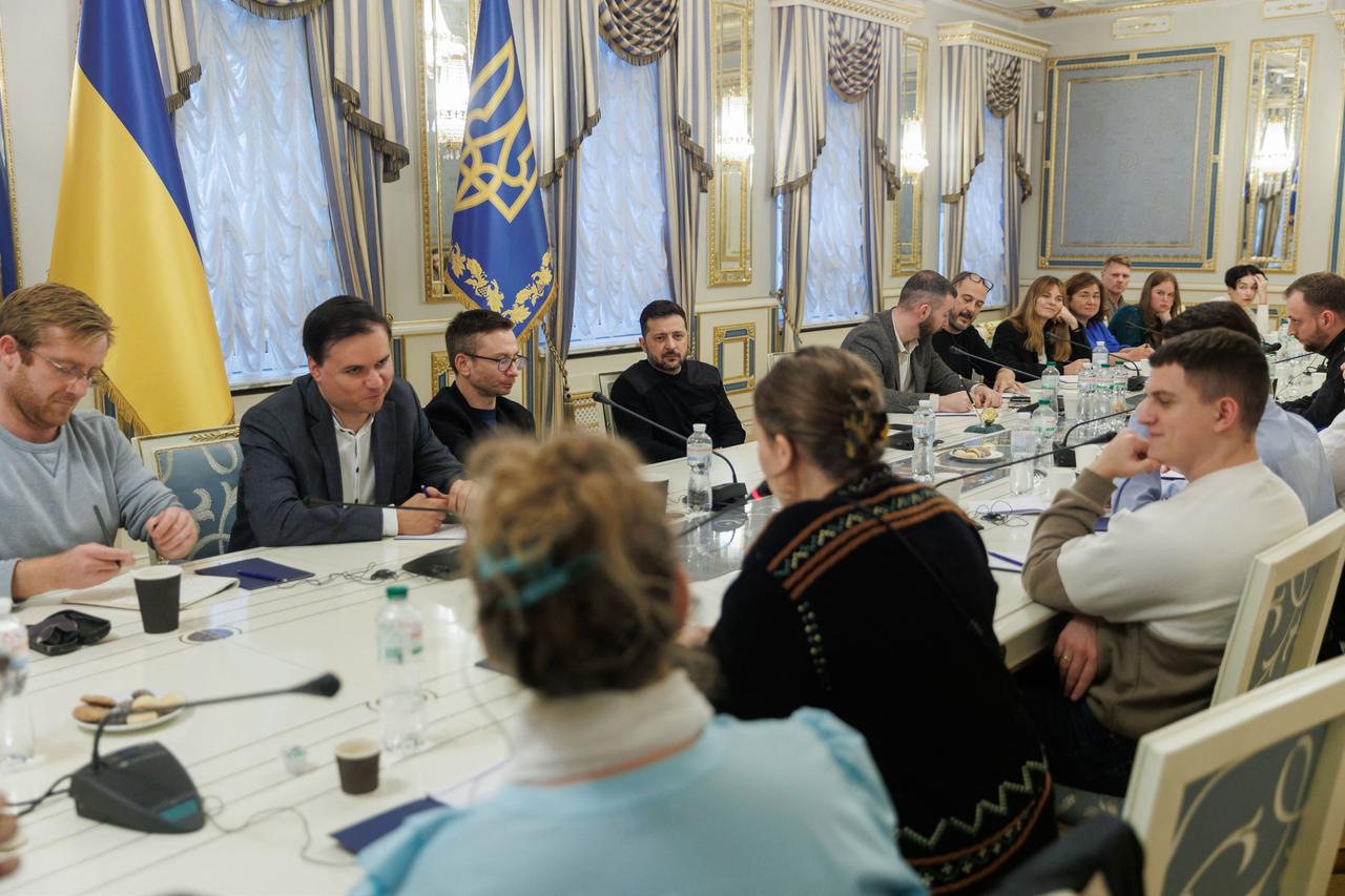 This handout photograph taken by the Ukrainian Presidential Press Service on October 27, 2026 shows Ukraine's President Volodymyr Zelensky attending a meeting with journalists in Kyiv, amid the Russian invasion of Ukraine. (Photo by Handout / UKRAINIAN PRESIDENTIAL PRESS SERVICE / AFP)
