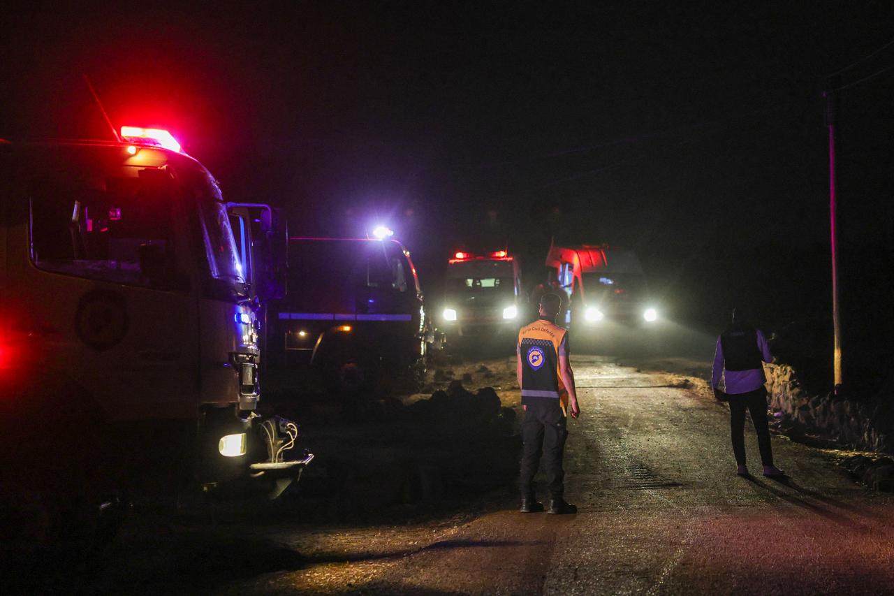 Syria reopens Jordan border as both countries agree to probe deadly airstrikes