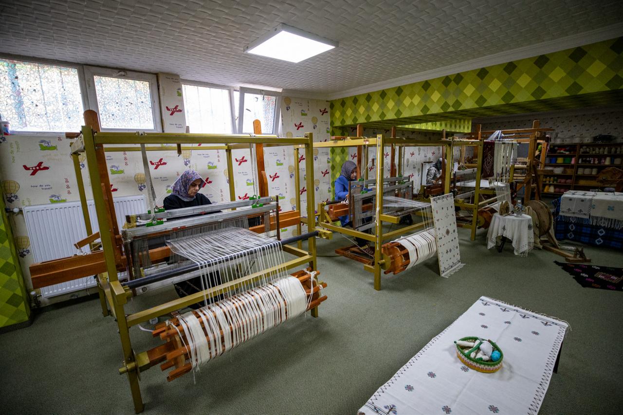 Women in eastern Türkiye keep 250-year-old cotton weaving tradition alive