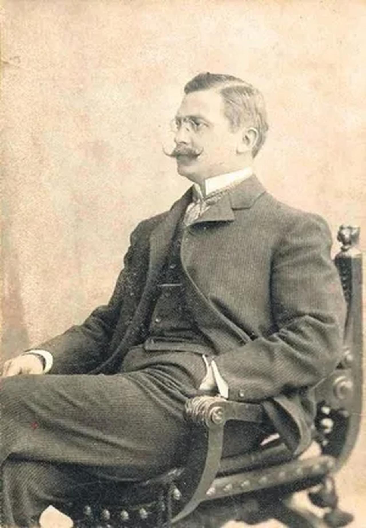 An archival portrait of Ali Kemal, the Ottoman journalist and former interior minister who was lynched in Izmit in November 1922 and was the great-grandfather of former British Prime Minister Boris Johnson. (Photo via Wikimedia)