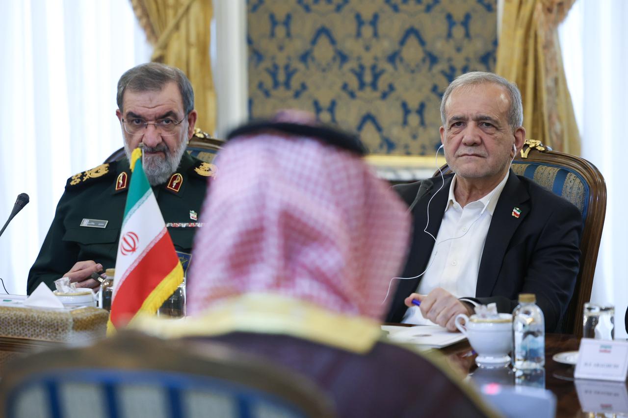 Qatar pushes US-Iran talks with Türkiye's backing to avert strikes: Report