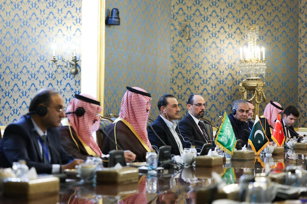 Delegations from Türkiye, Saudi Arabia, Pakistan, and Iran attend a quadripartite meeting hosted by Secretary-General of Iran's Supreme National Security Council Mohsen Rezaee in Tehran, Iran, on October 26, 2026. (Iranian Leader Press Office/Handout/AA Photo)