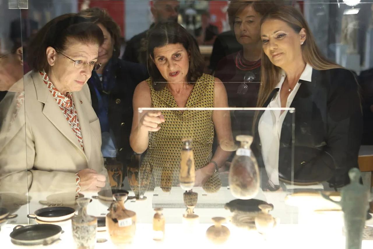 Greek Culture Minister Lina Mendoni (L) and Israeli Ambassador to Greece Pninat Yanay (R) viewing the returned antiquities at the National Archaeological Museum in Athens, October 13, 2026. (Photo via Greek Culture Ministry)