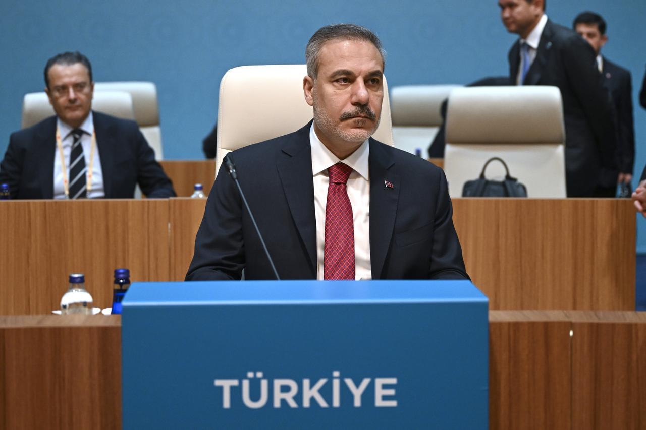 Türkiye's Fidan heads to G20 talks in US with regional crises on agenda
