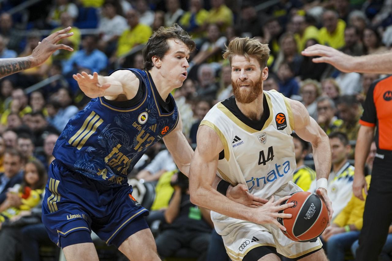 Ignas Sargiunas (43) of Fenerbahce Tarfin in action against Thomas Walkup (44) of Dubai Basketball during the EuroLeague Round 3 basketball match between Fenerbahce Tarfin and Dubai Basketball at Ulker Sports and Event Hall in Istanbul, Türkiye, October 2, 2026. (AA Photo)