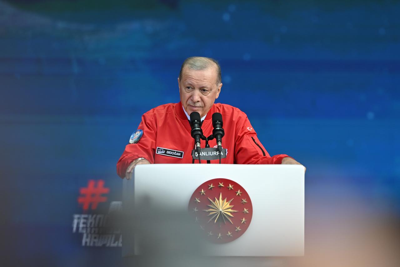 Türkiye carrying out ‘complete revolution’ in defense industry: Erdogan
