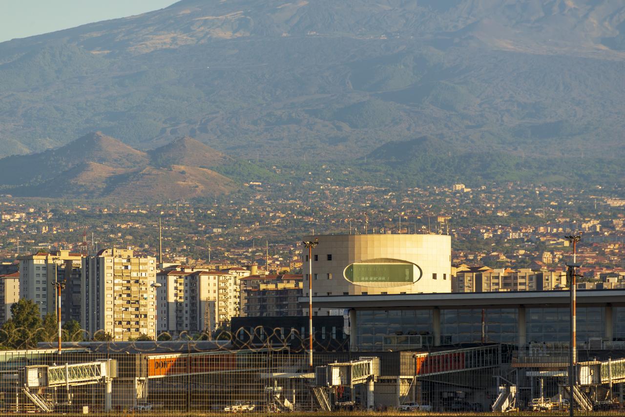 Mount Etna emits volcanic ash from its North-East Crater as volcanic activity disrupts air traffic at Catania-Fontanarossa International Airport in Catania, Sicily, Italy on September 27, 2026. (AA Photo)