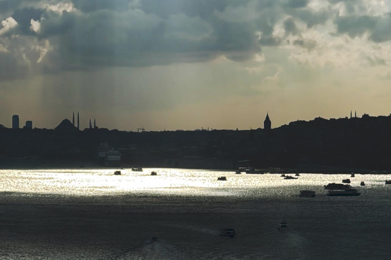 Weary public, friendly fire, one demand—action on Türkiye's fund crisis