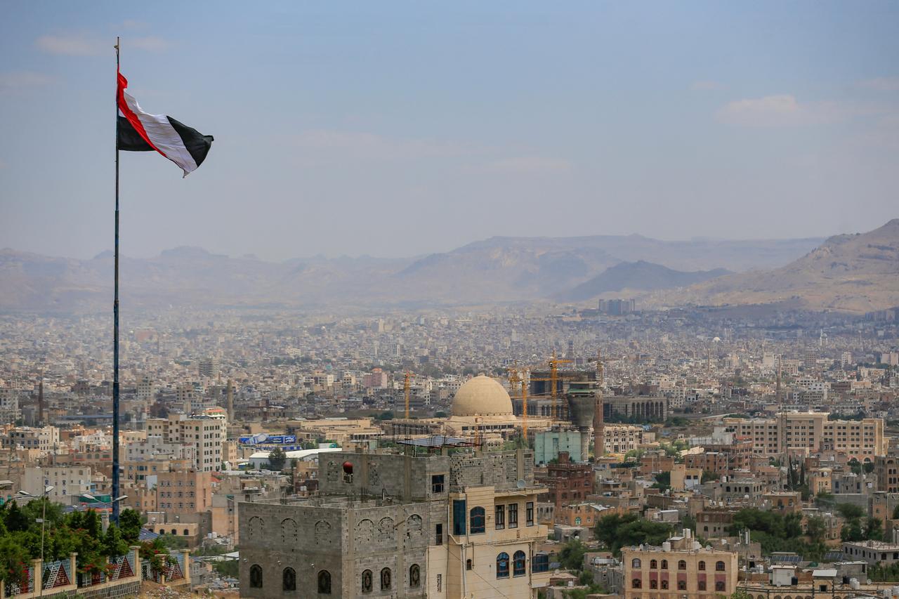 Yemen fighting intensifies as nearly 200,000 people displaced