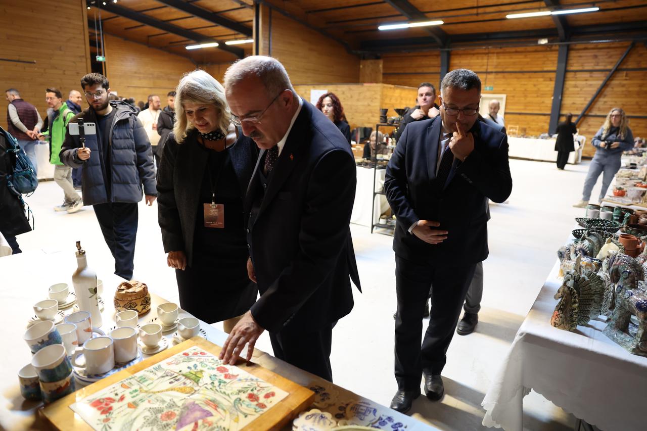 Festival in Türkiye’s Canakkale celebrates 10,000-year-old ceramic heritage
