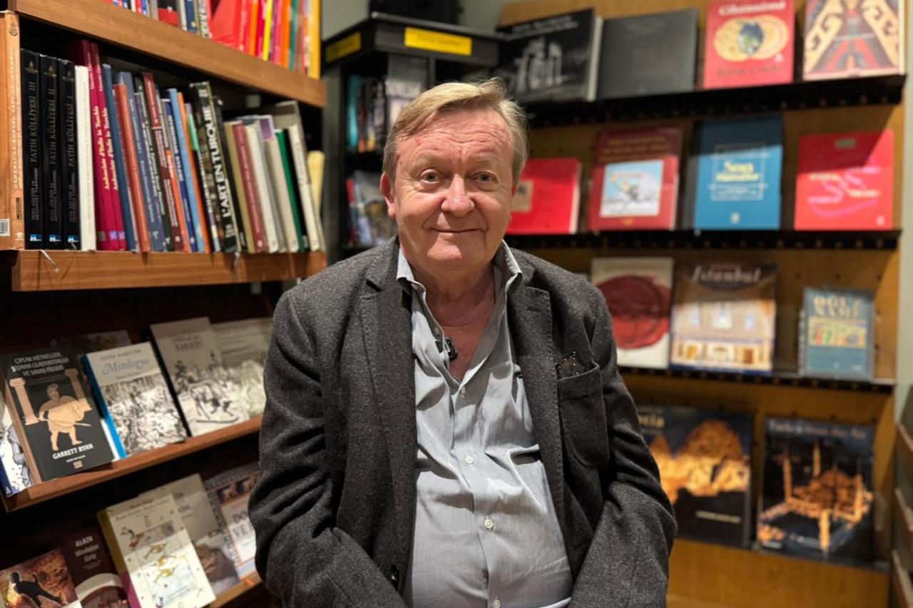 French novelist Jean Echenoz speaks in Istanbul on fiction and real lives