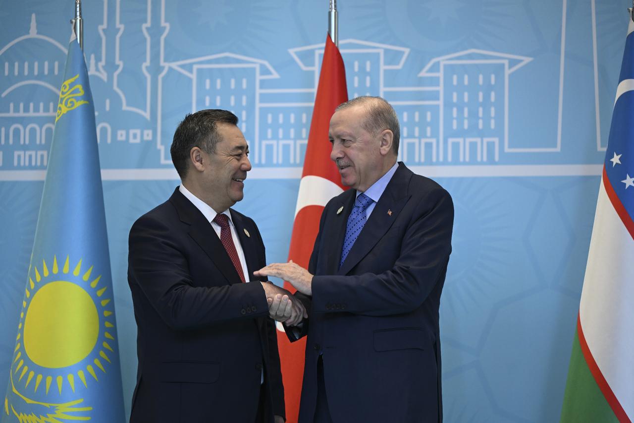 Kyrgyz president hails Ihlas Holding energy project as regional model