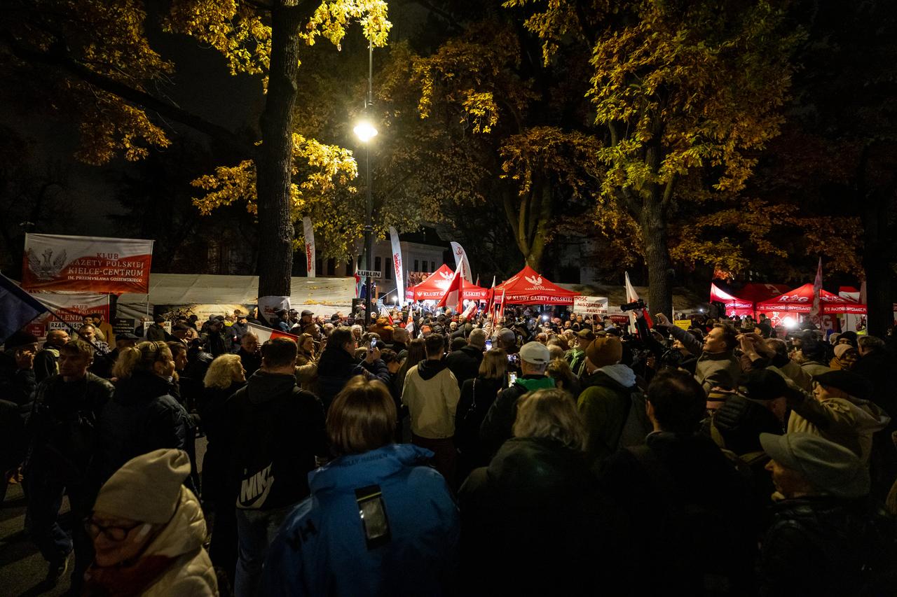 Protesters gather outside the headquarters of Poland's Constitutional Court in Warsaw, October 30, 2026. (AFP Photo)