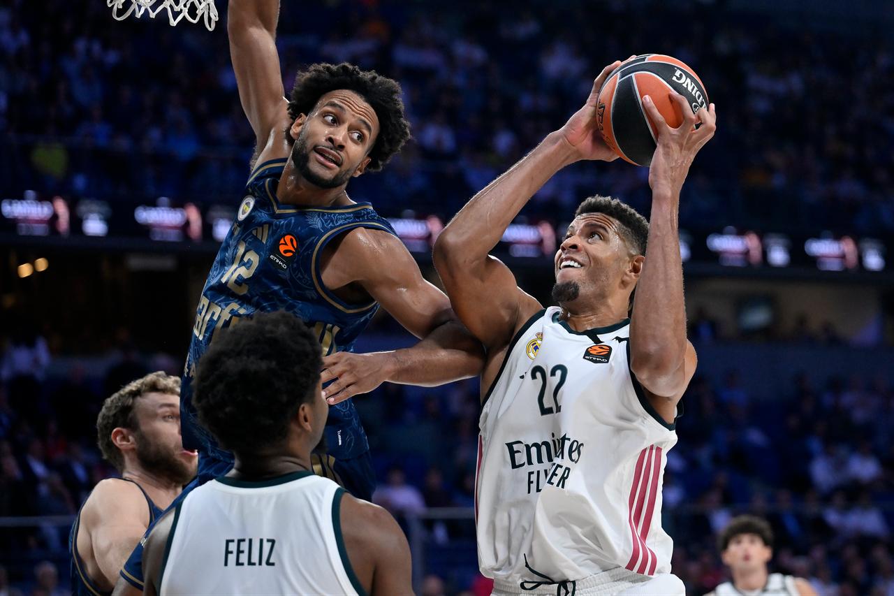 Braxton Key of Fenerbahce Tarfin in action against Edy Tavares of Real Madrid during EuroLeague week 9 basketball match between Real Madrid and Fenerbahce Tarfin at Movistar Arena in Madrid, Spain on October 29, 2026. (AA Photo)