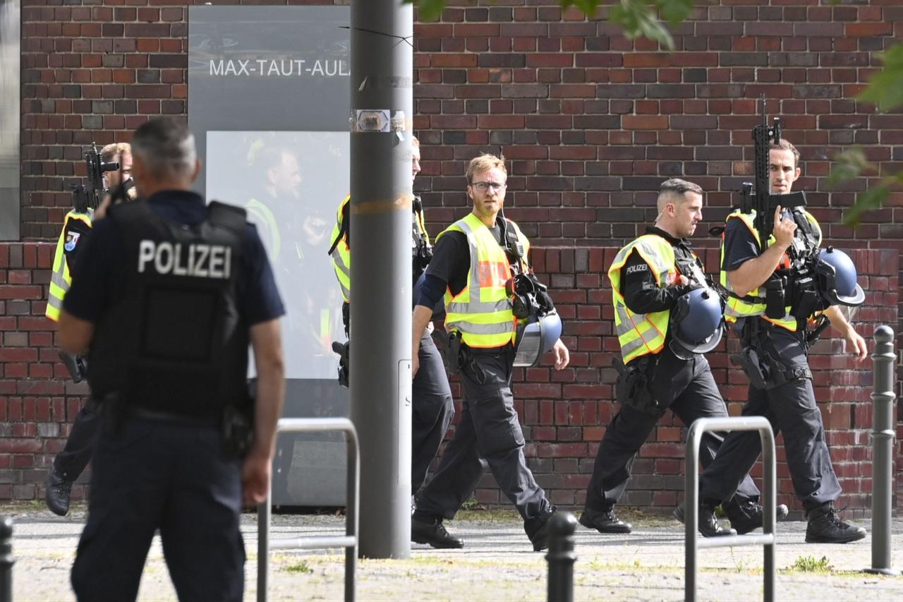 German students protest spending cuts, military conscription as 175,000 register