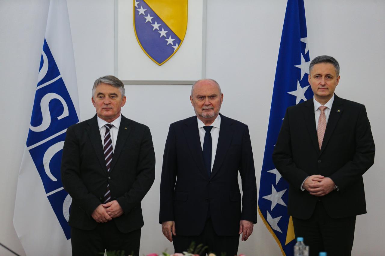 The Secretary General of the Organization for Security and Cooperation in Europe (OSCE), Feridun Sinirlioglu (C) meets with Denis Becirovic (R), Bosniak Member of the Presidency of Bosnia and Herzegovina and Croat Member of the Presidential Council of Bosnia and Herzegovina Zeljko Komsic (L) during his official visit to the Bosnian capital Sarajevo, on April 1, 2025 (AA Photo)