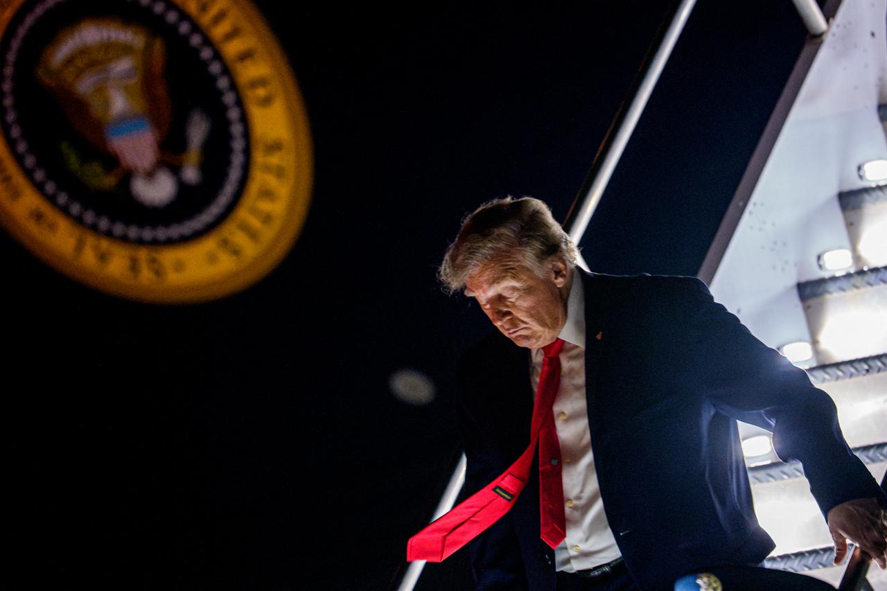 U.S. President Donald Trump arrives at Trump International Airport after speaking at a campaign rally at the Ocean Center Arena in Daytona Beach on October 30, 2026 in West Palm Beach, Florida. (AFP File Photo)