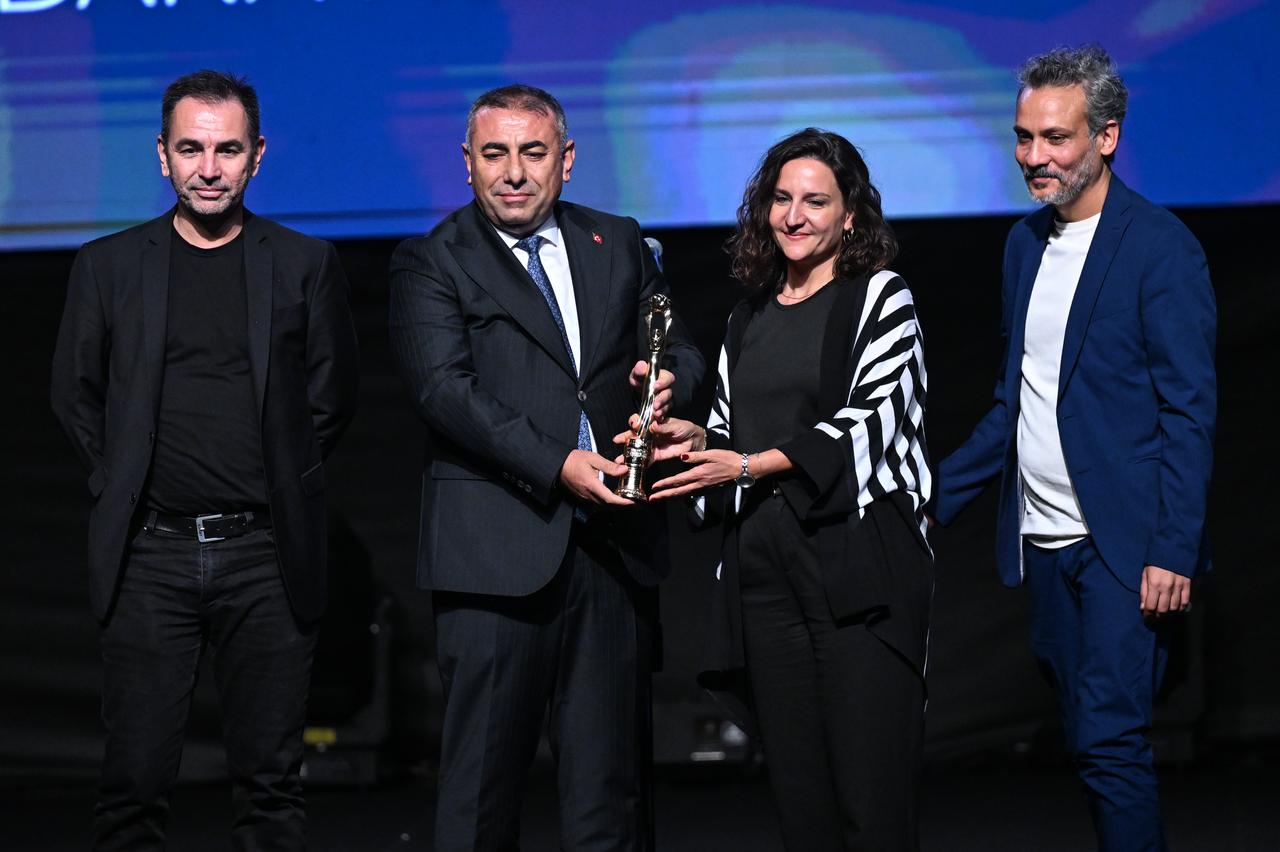 “Monster” won the “Adana Audience” Award at the 33rd International Adana Golden Boll Film Festival ceremony in Adana, Türkiye, Oct. 3, 2026. (AA Photo)