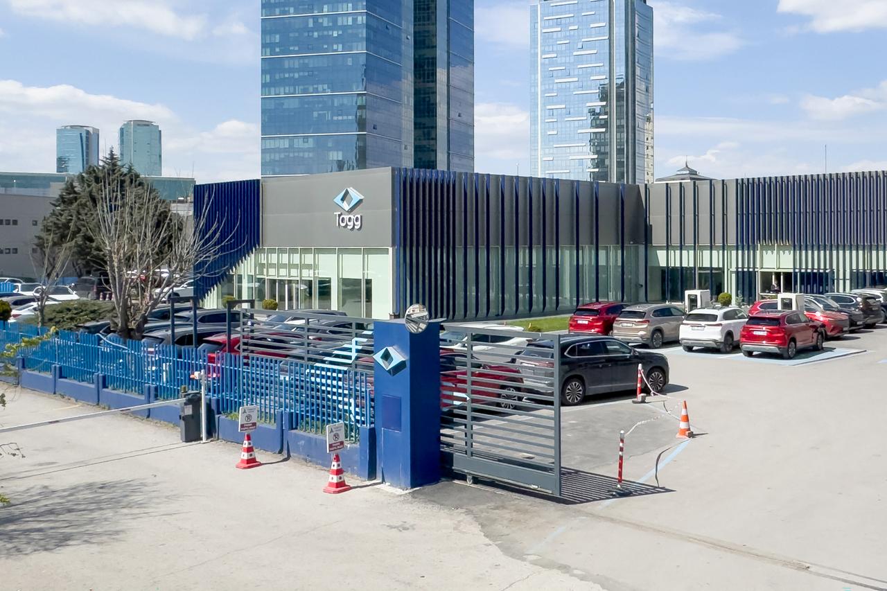Electric, hybrid cars top half of Turkish auto sales in January-August 2026