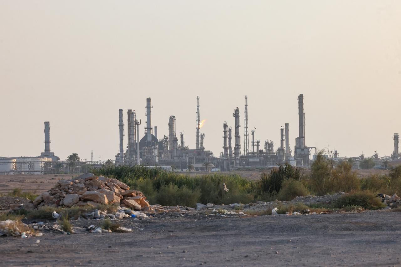 This photo shows a general view of Saudi oil giant Aramco's Riyadh refinery, south of Riyadh on October 3, 2026. (AFP Photo)