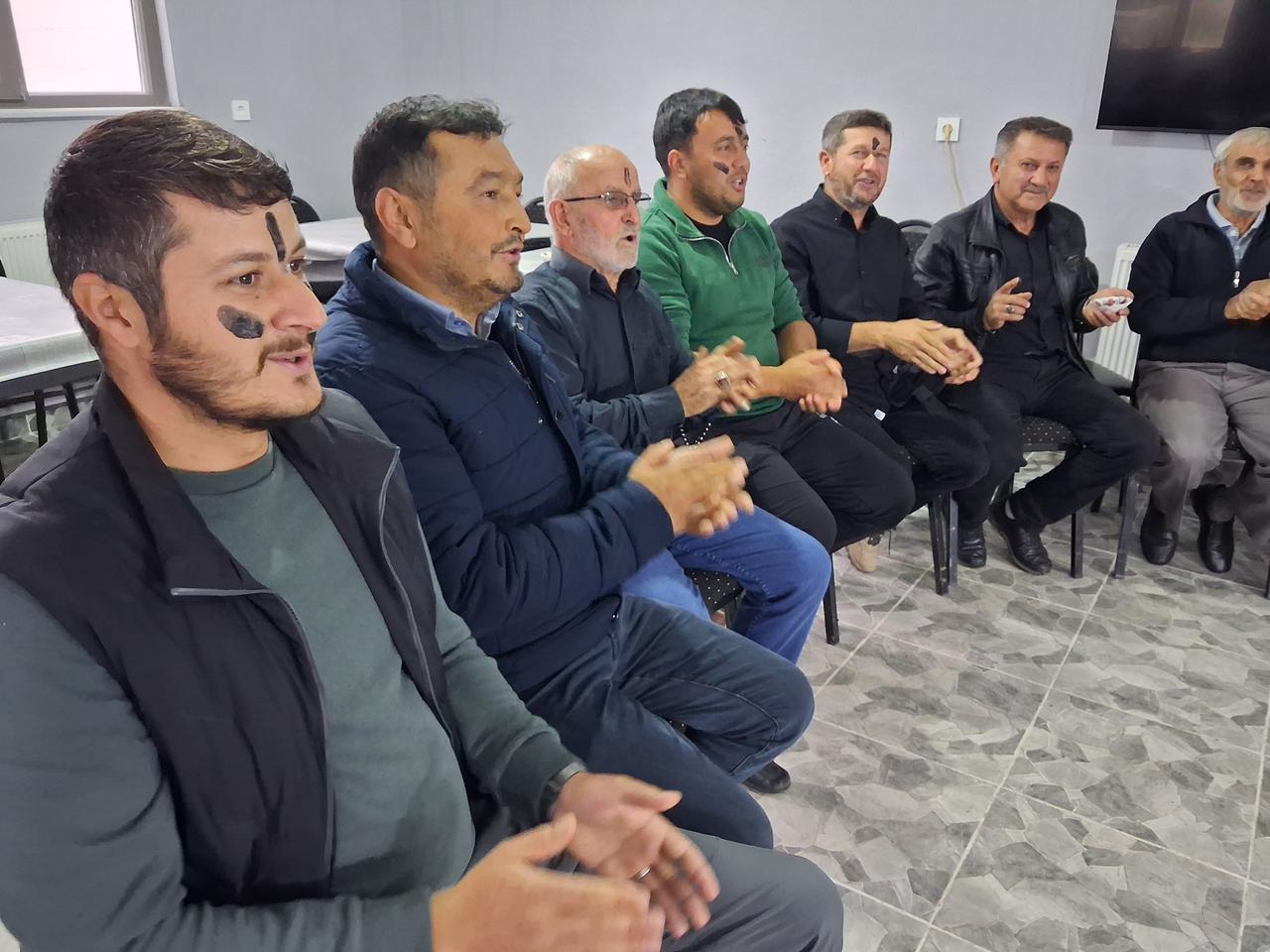 Residents clap and recite rhymes during the traditional Karacik game, in which players who make a mistake receive black marks on their faces, in Akcapinar neighborhood, Tarakli, Sakarya, Türkiye, Oct. 4, 2026. (AA Photo)