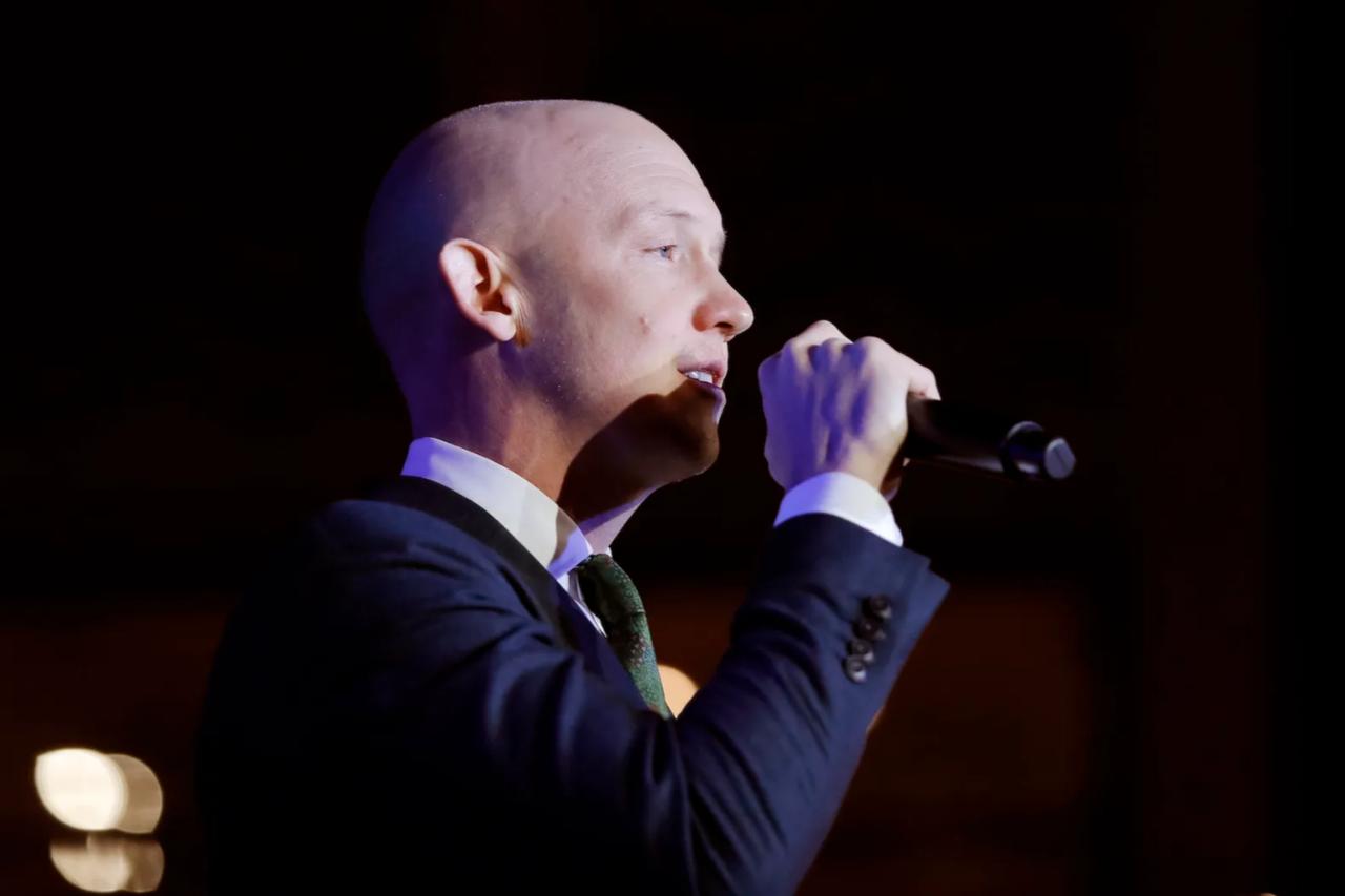 Isaac Slade fills opening slot at Ed Sheeran's Atlanta concert