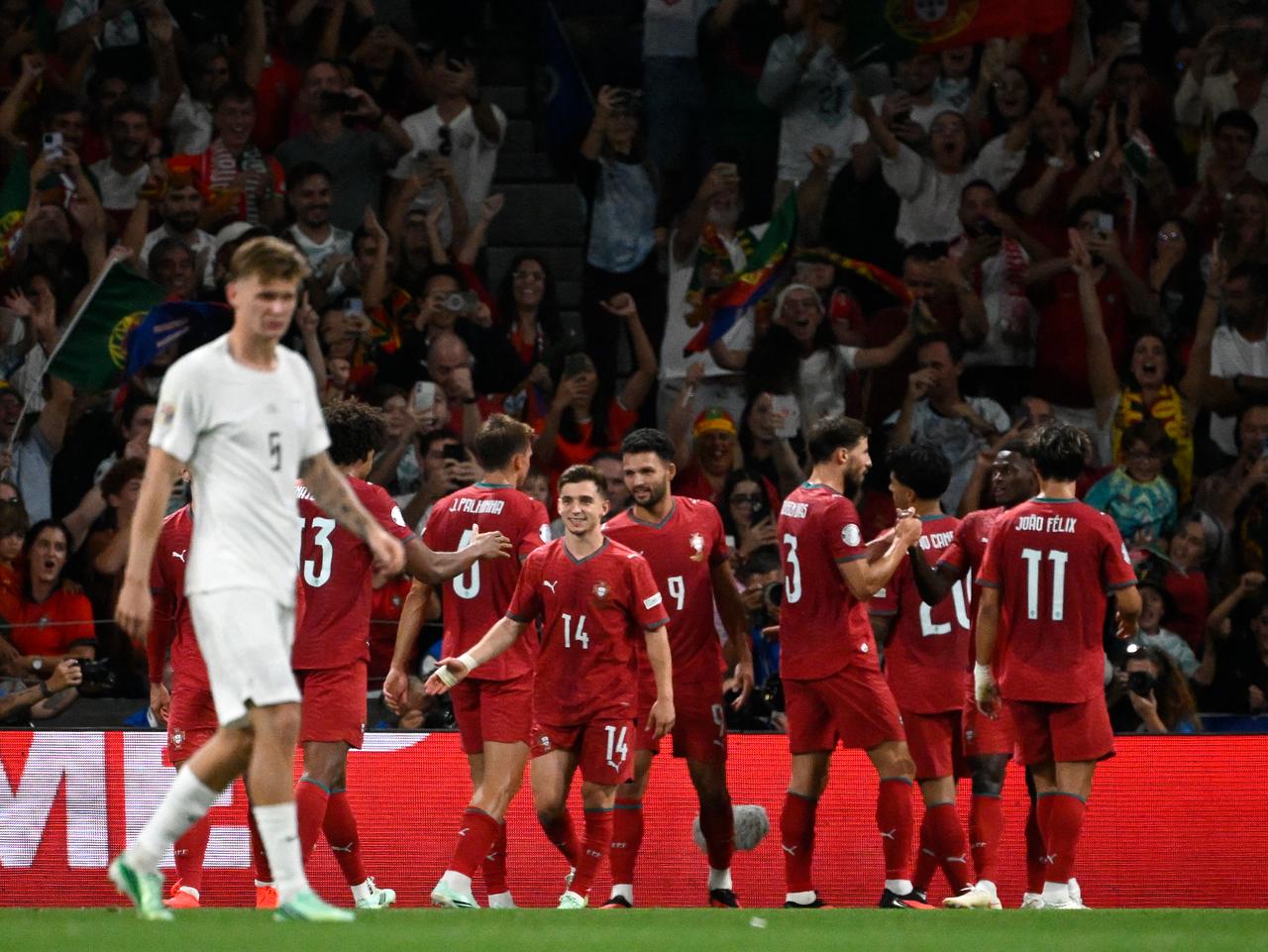 Portugal players celebrate during their 2-1 UEFA Nations League victory over Norway at Estadio do Dragao in Porto, Portugal, Oct. 4, 2026. (AFP Photo)