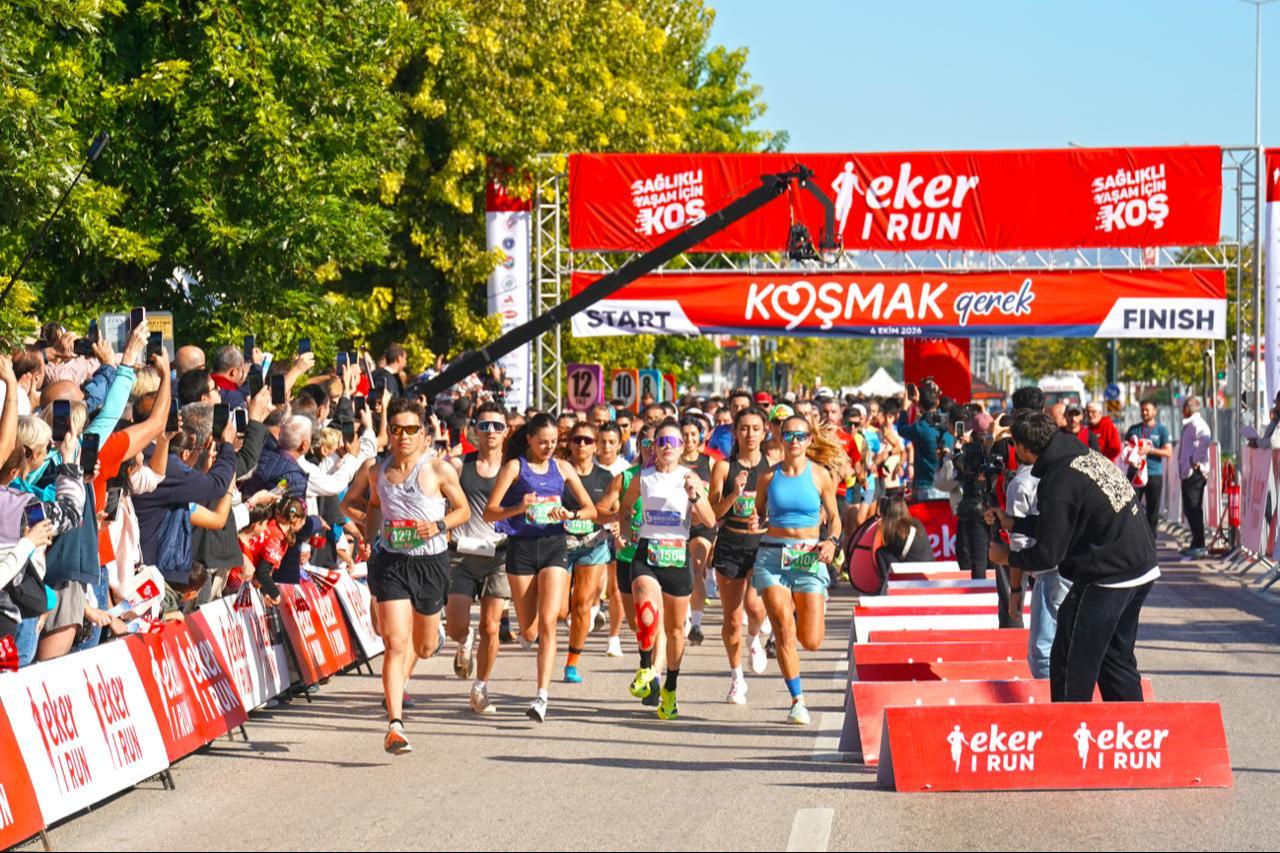 Runners set off from the start line during the 13th Eker I Run in Bursa, Türkiye, Oct. 4, 2026. (Photo via Eker I Run Organization)
