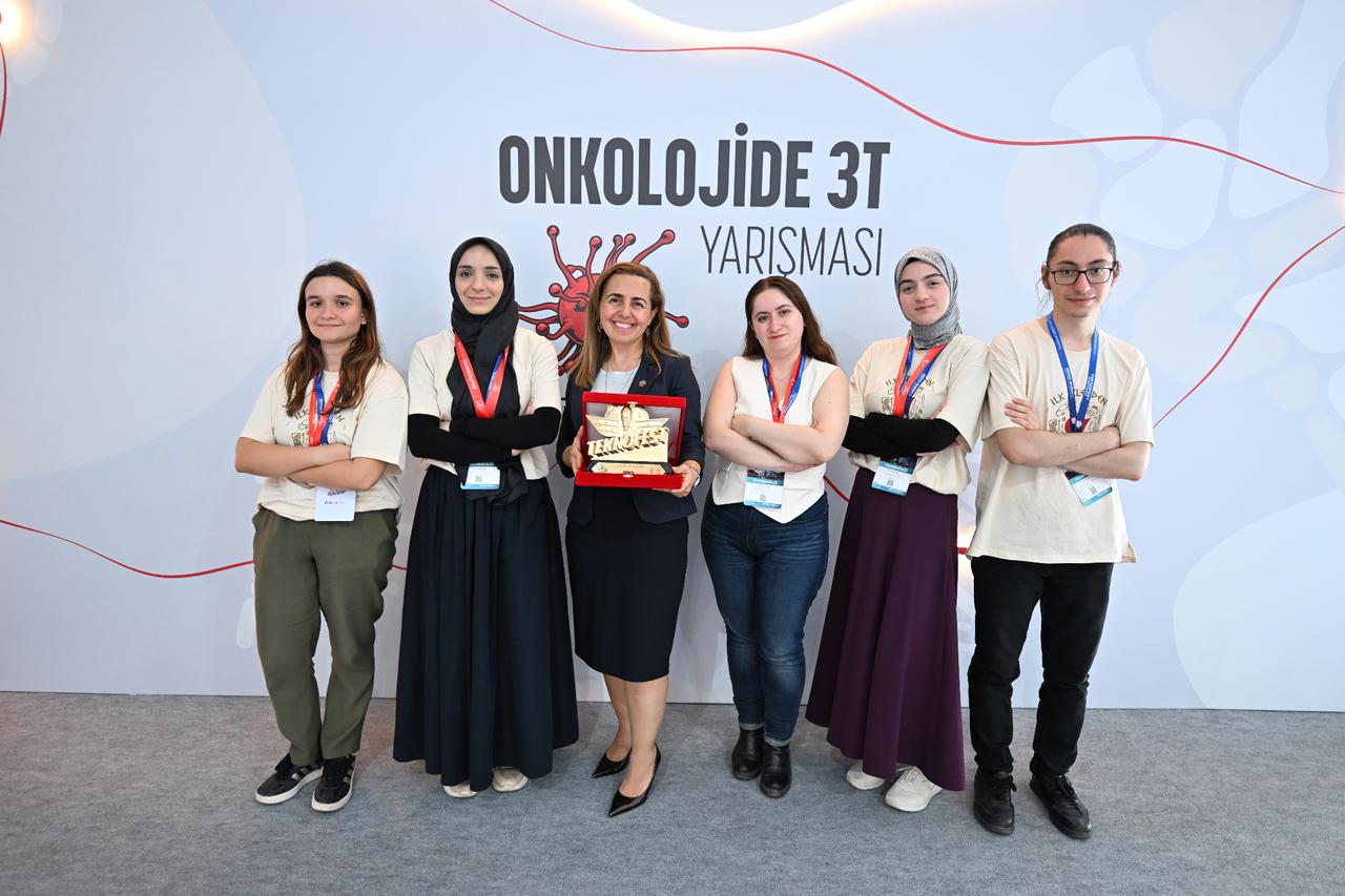 Students in Türkiye win oncology contest with AI-based project 