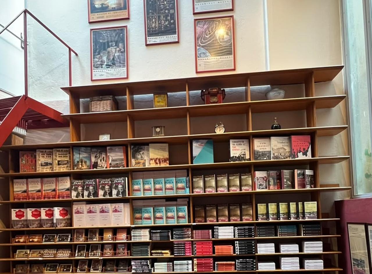 Books and souvenirs line the shelves of the Museum of Innocence’s shop. (Photo by Nour Dajani)