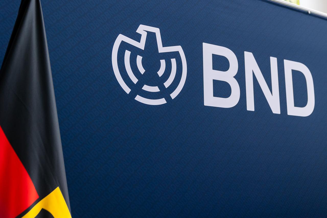 Ex-BND chief Hanning arrested on suspicion of espionage
