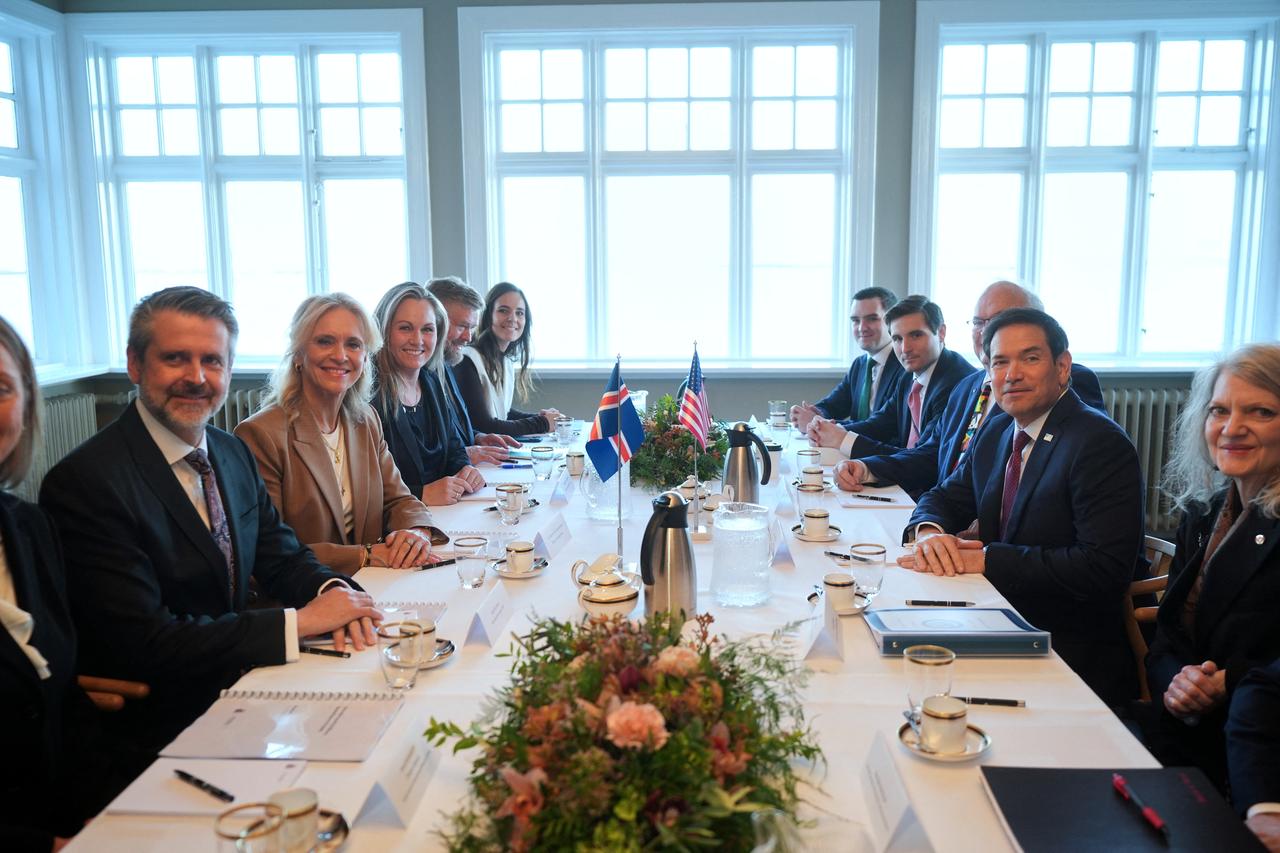 US Secretary of State Marco Rubio (2R) poses with Iceland's Foreign Minister Thorgerdur Katrín Gunnarsdottir (2L) and officials ahead of their meeting at Hofdi House in Reykjavik on October 6, 2026. (AFP Photo)