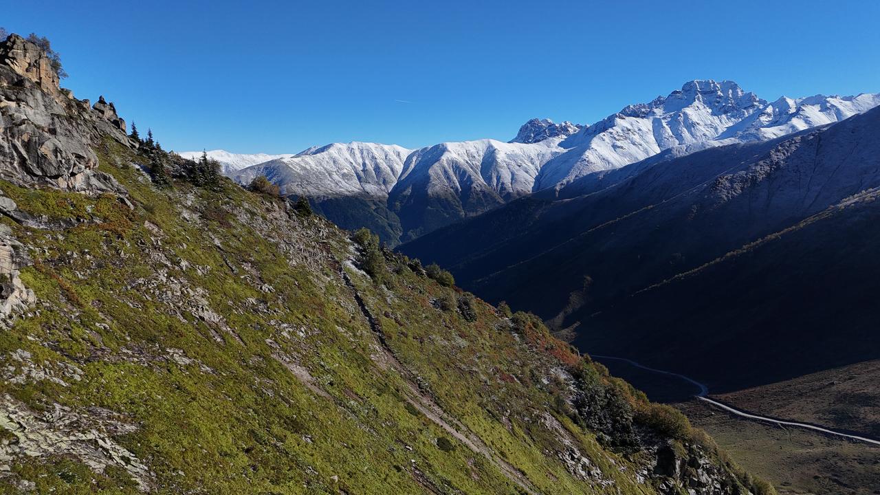 Fresh snow covers the peaks and valleys of the Kackar Mountains in northeastern Türkiye, Oct. 5, 2026. (AA Photo)