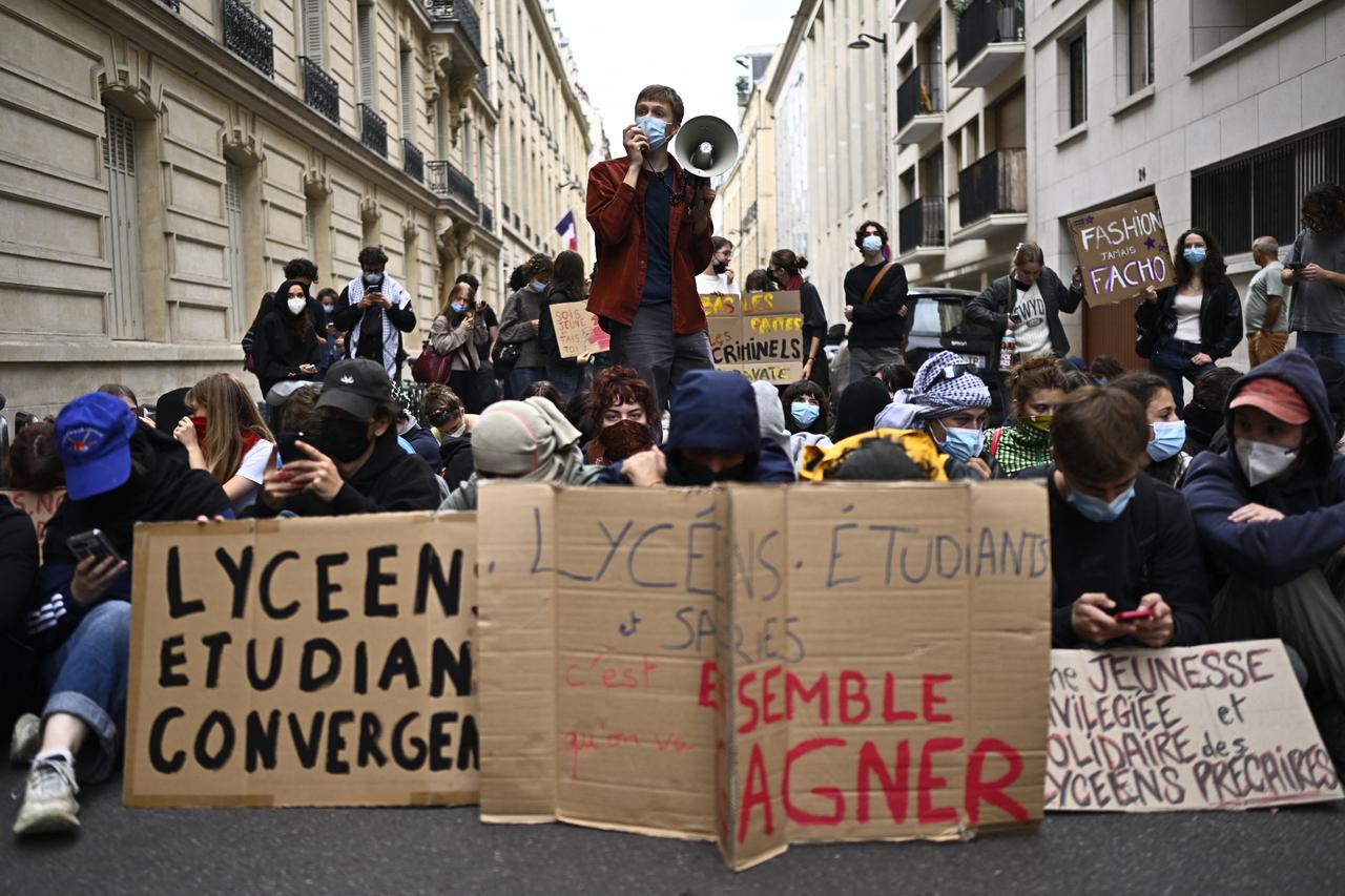 Over 1,000 injured as French high school protests intensify