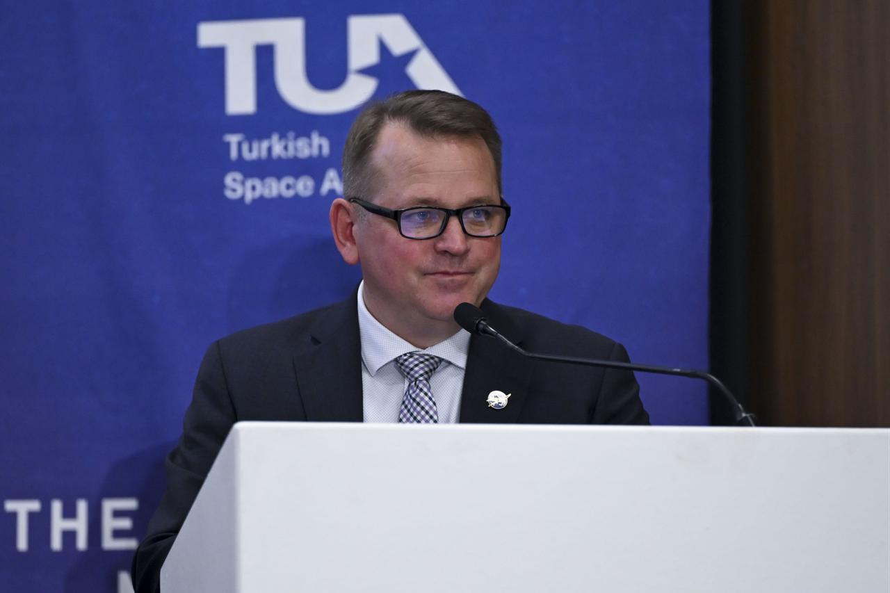 NASA shares 800 GB Artemis II moon data in Türkiye