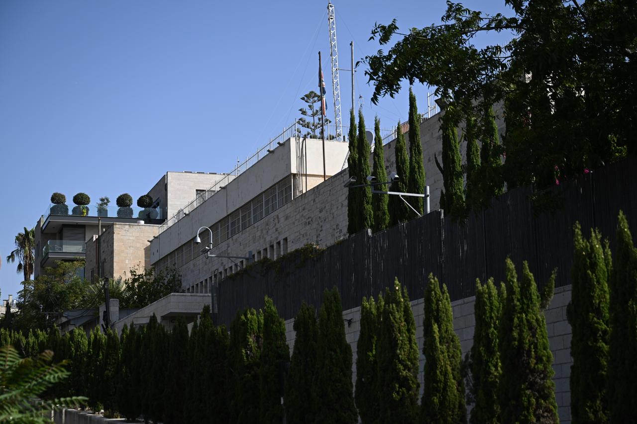 UK renames Jerusalem consulate as Israel declares it closed