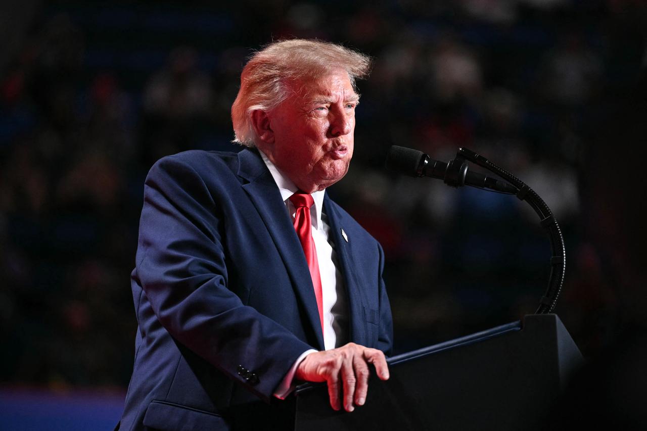 US President Donald Trump speaks at a campaign rally at the Freeman Coliseum in San Antonio, Texas, October 7, 2026. (AFP Photo)