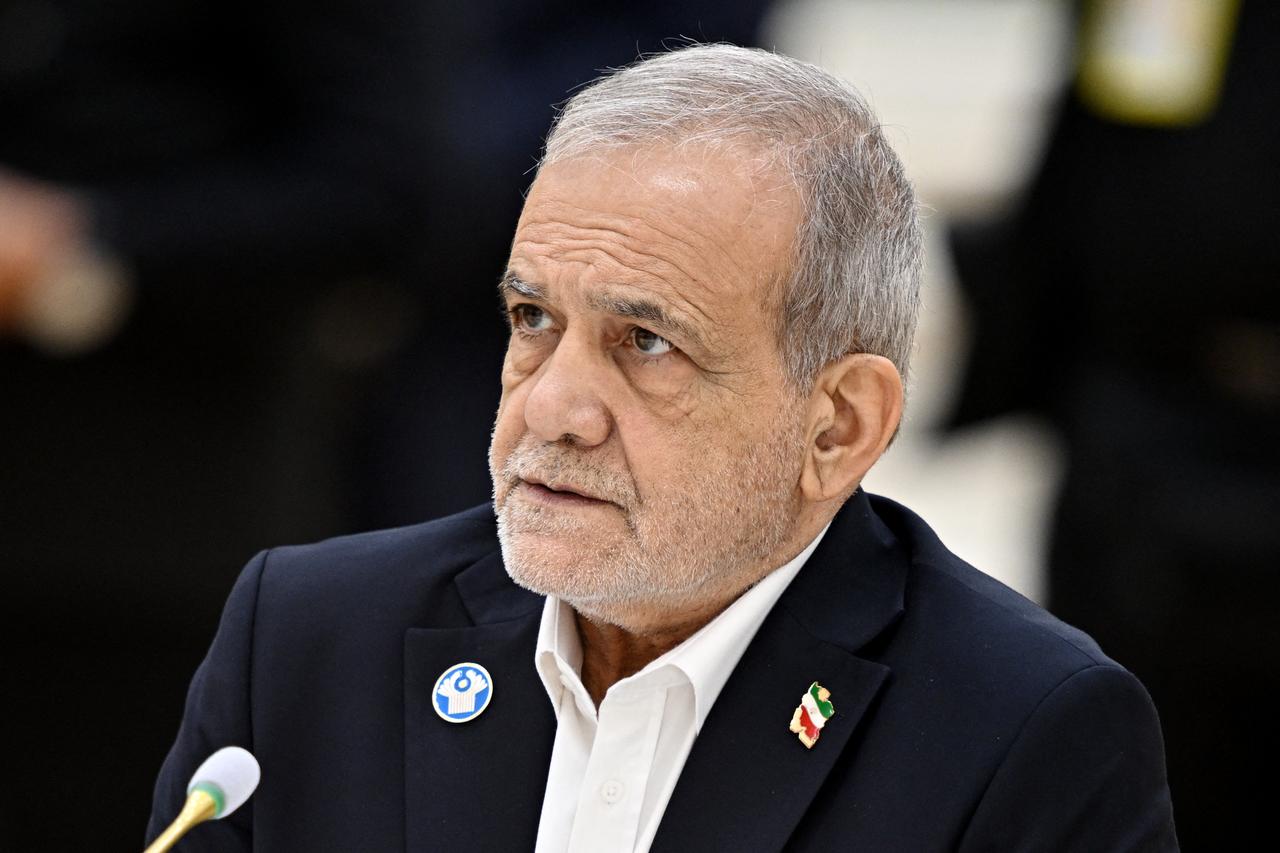 Iran says US talks can only succeed without pressure, threats