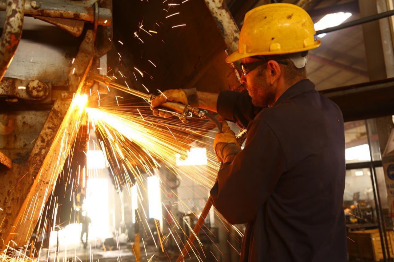 Turkish industrial output sharply contracts as 3-month decline deepens